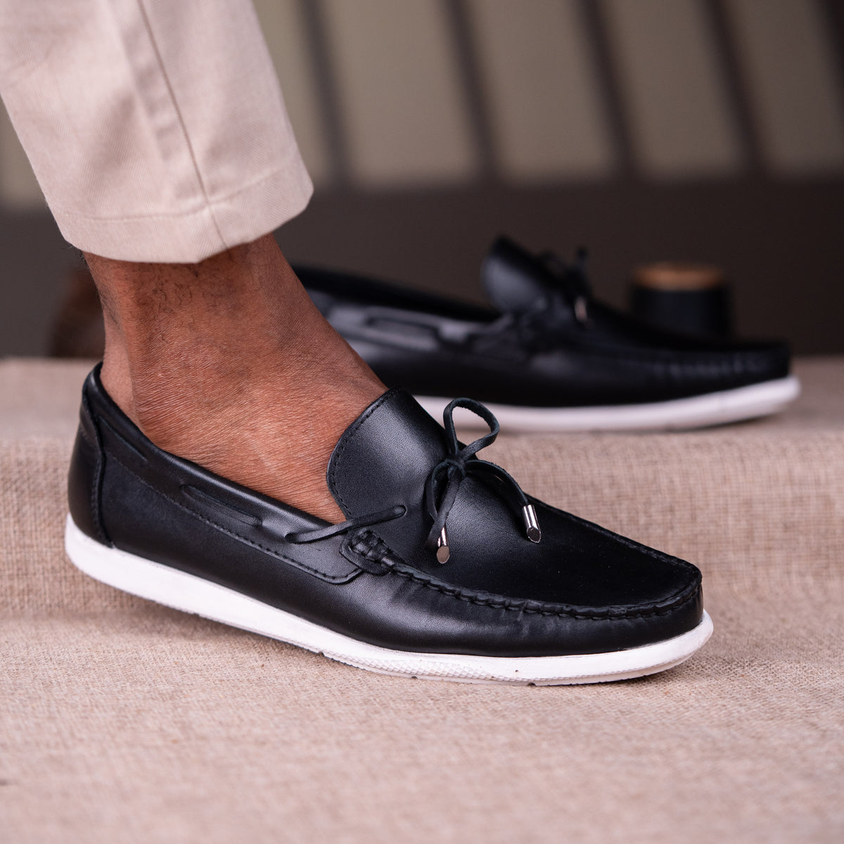 Mocassin Relaxe laset noir cuir MCR1