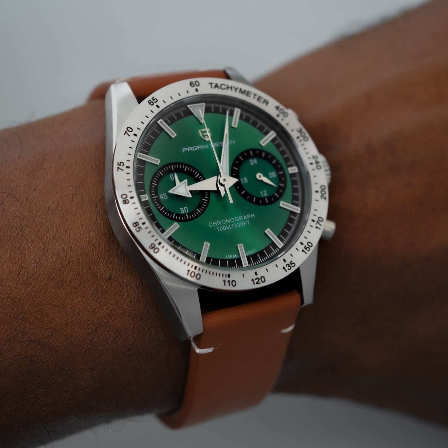 Montre homme fond vert
