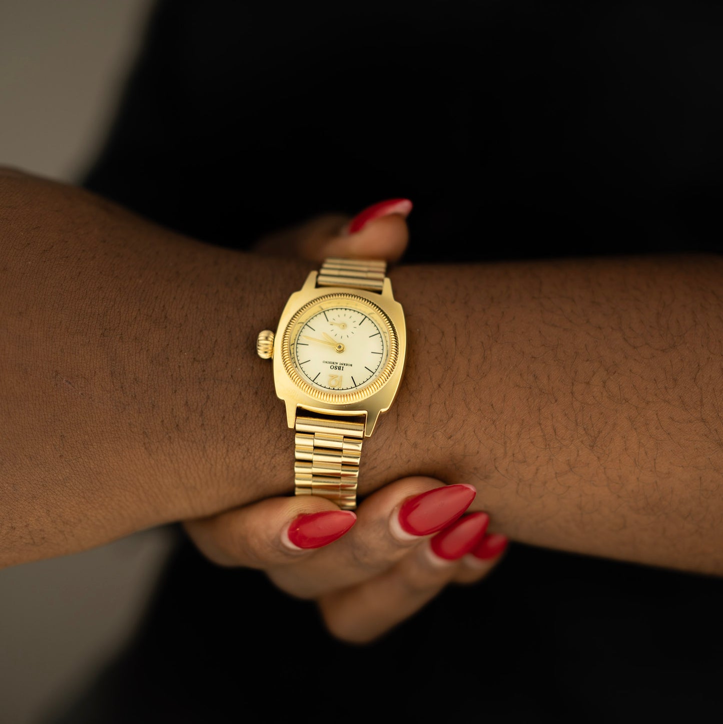 Montre dame dorée mini carré