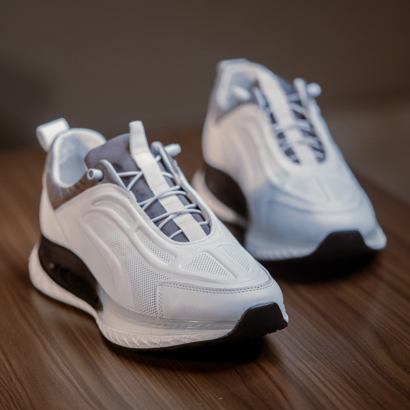 Basket sport  blanc