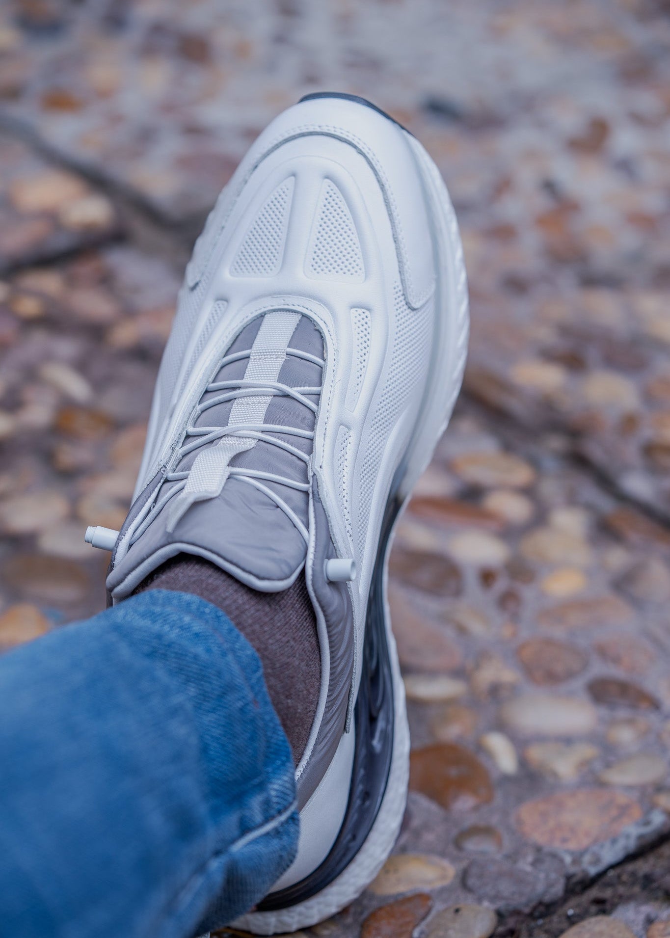 Basket sport  blanc