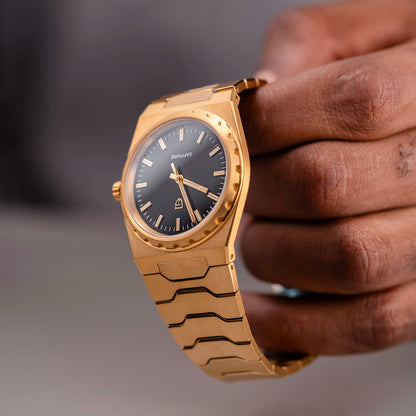Montre Homme dorée slim