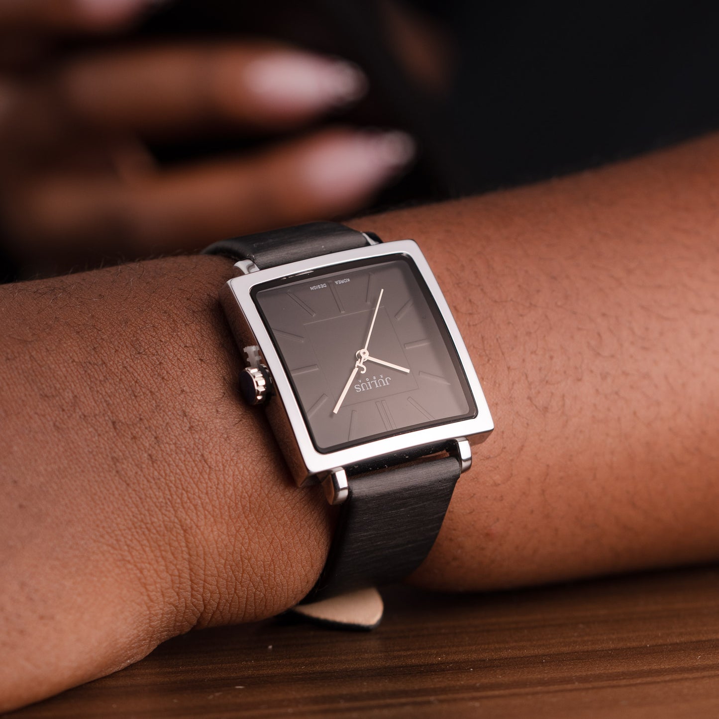 Montre dame carrée