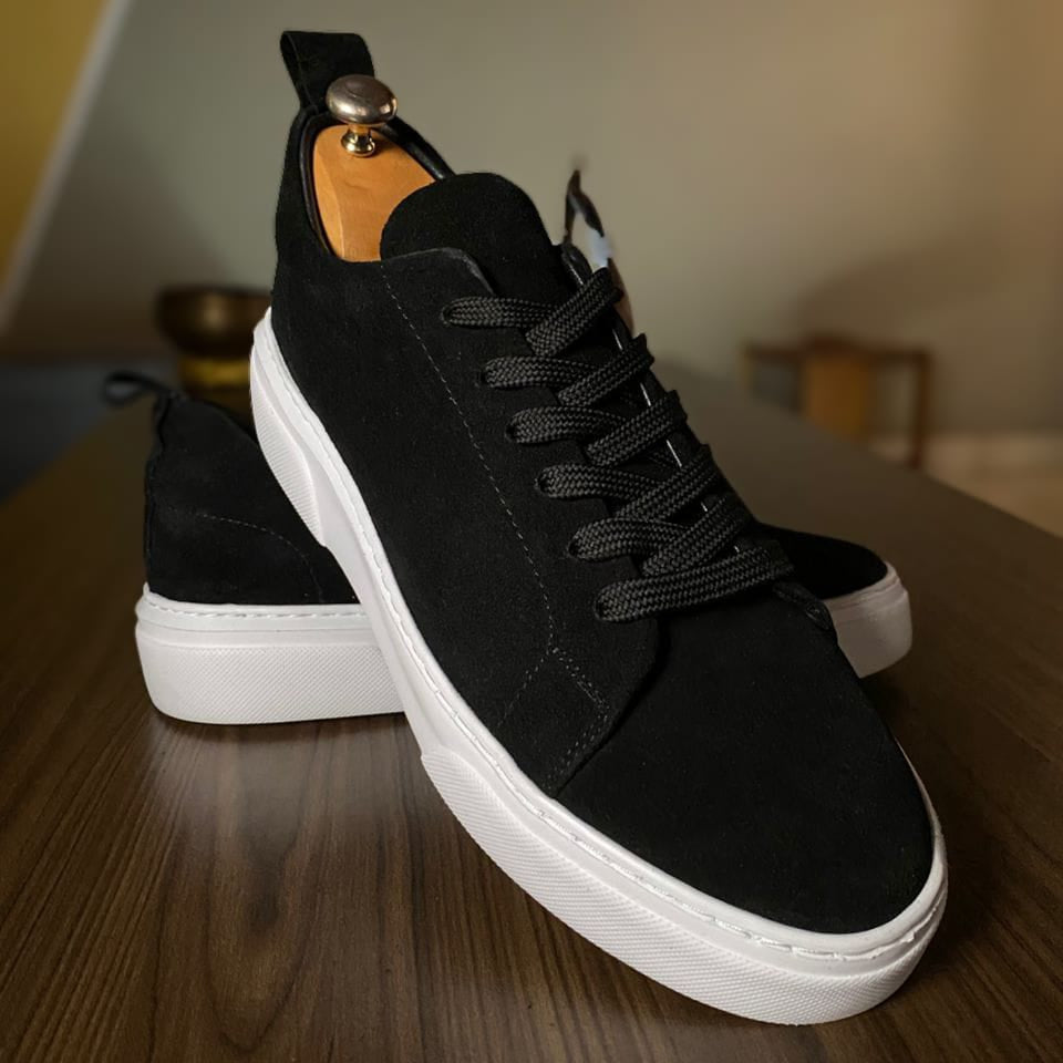 Basket classique daim noir