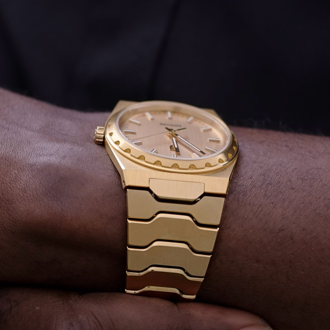Montre Homme dorée classique