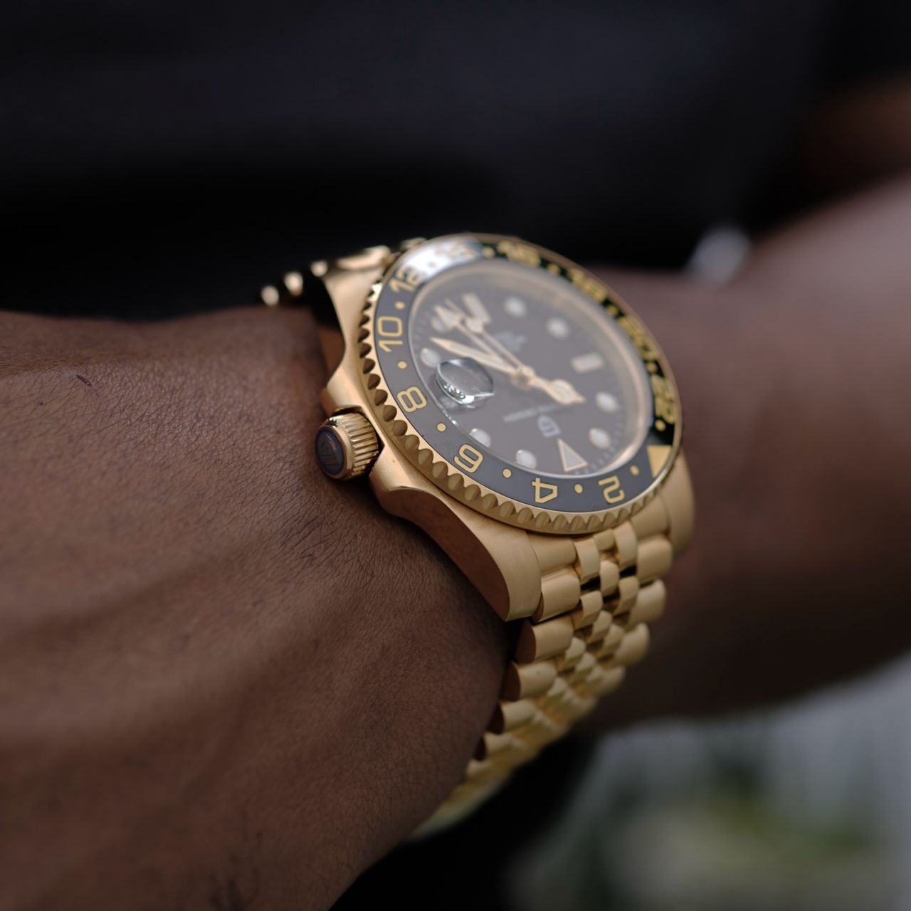 Montre homme dorée classique