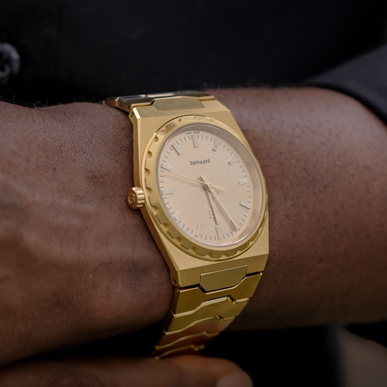 Montre Homme dorée classique